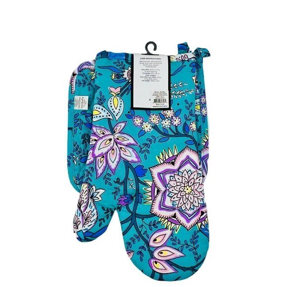 VERA Bradley Peacock Pot Holder and Oven Mitt Set - Picture 6 of 7